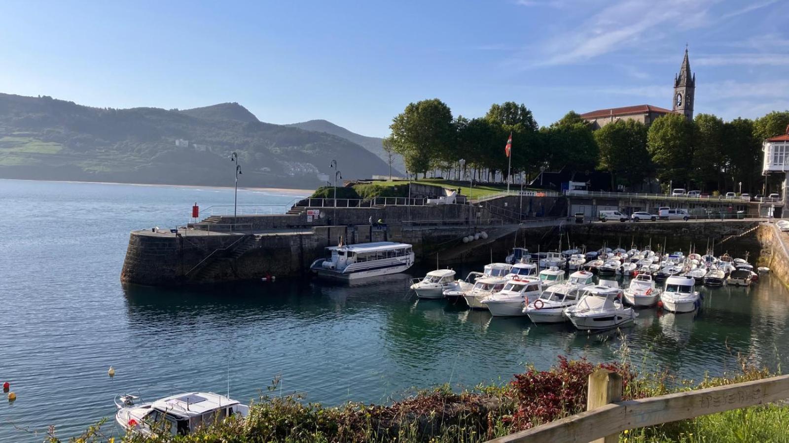 Duplex 122M2, 4 Dormitorios, 2 Banos Completos, Wifi 1Gb Mundaka Exterior photo